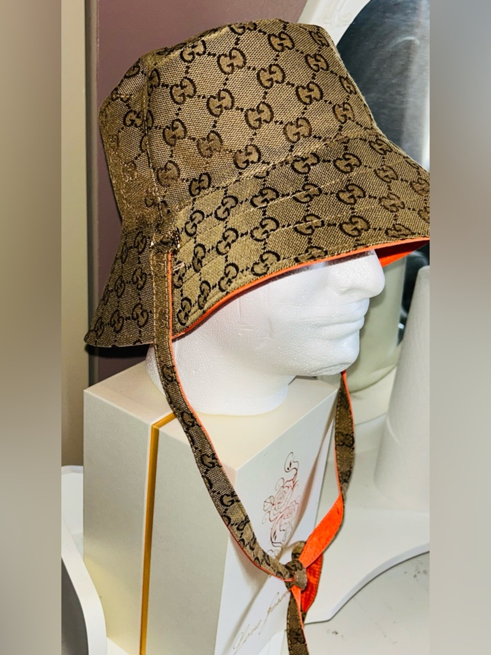 Gucci Bucket Hat 7 3/8” Small reversible Brown Monogram Bright Orange Lining - Picture 3 of 4
